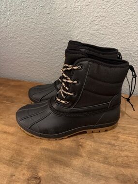 Universal Threads Black Waterproof Winter Duck Boots - Lace-Up size 6